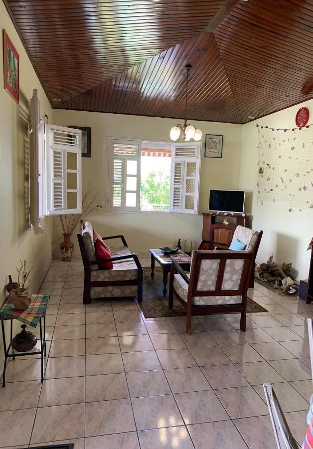 Hebergement Mouchas F4 - Dans Villa Les Polycias Sainte-Luce Zewnętrze zdjęcie