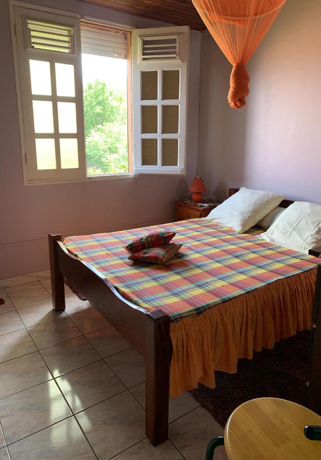 Hebergement Mouchas F4 - Dans Villa Les Polycias Sainte-Luce Zewnętrze zdjęcie